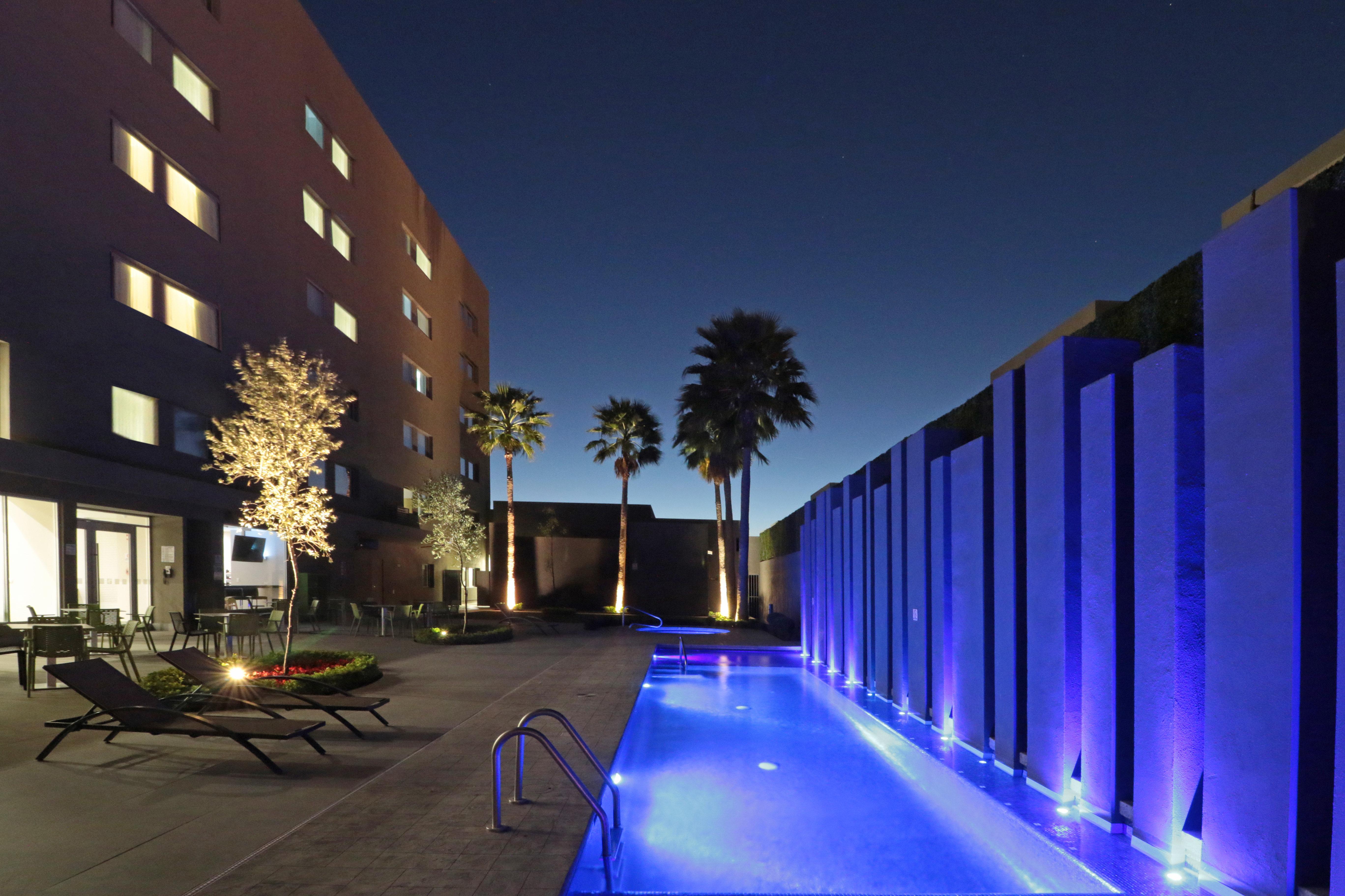 Holiday Inn Express Hotel & Suites Hermosillo By Ihg Exterior photo